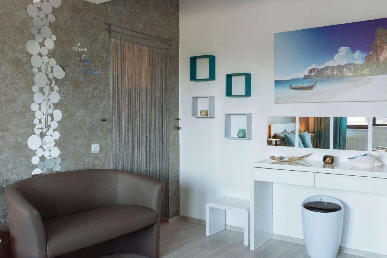 Tres Chic Double Sized Apartment Bucharest Exterior photo